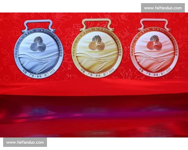 十五运倒计时两周：会徽奖牌里的 “四花同心” 密码