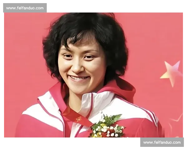 中邮保险・博华广场重阳登高赛开赛 吴敏霞助阵 600 选手攀 209 米高楼