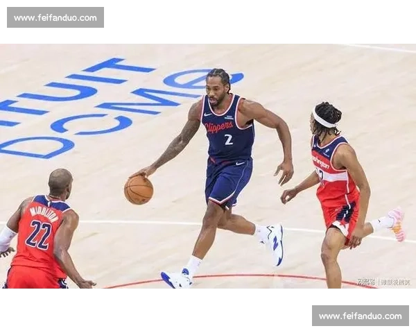 灰熊全力冲击快船防线 双方展开激烈对抗争夺季后赛席位